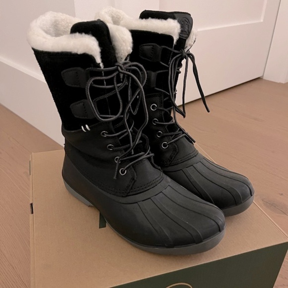 Kamik “Simona” Insulated Waterproof Winter Boots • Size 7 • Black